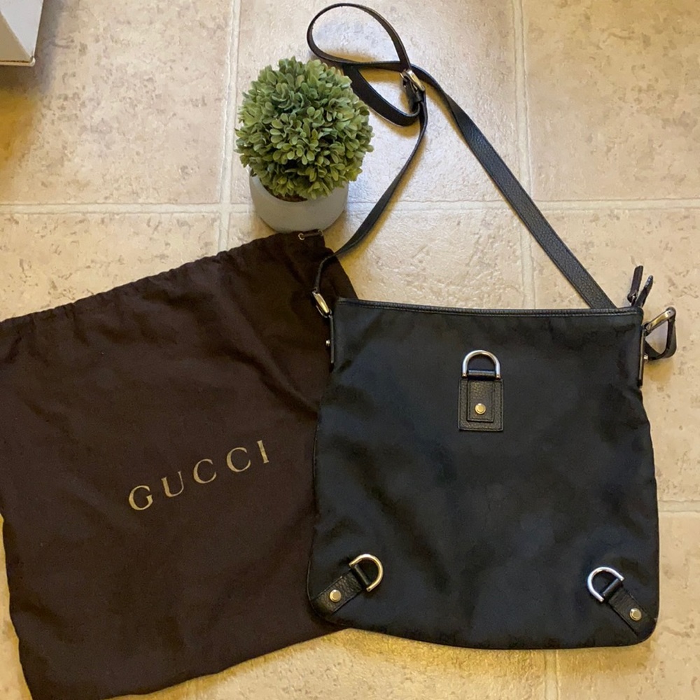 Gucci authentic crossbody bag SALE